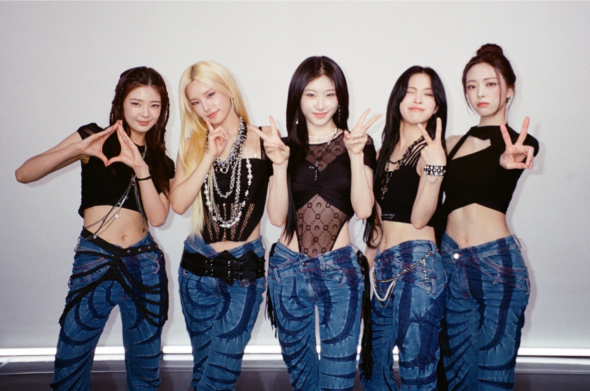 HAPPY ITZY 7TH ANNIVERSARY👑 - TimeTree