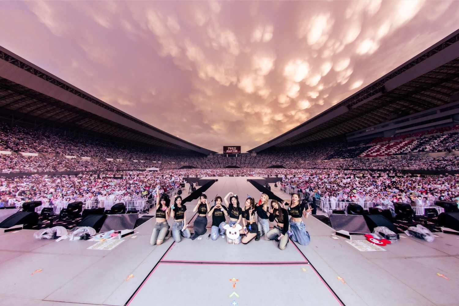 大阪ライブ【TWICE 5TH WORLD TOUR】 - TimeTree