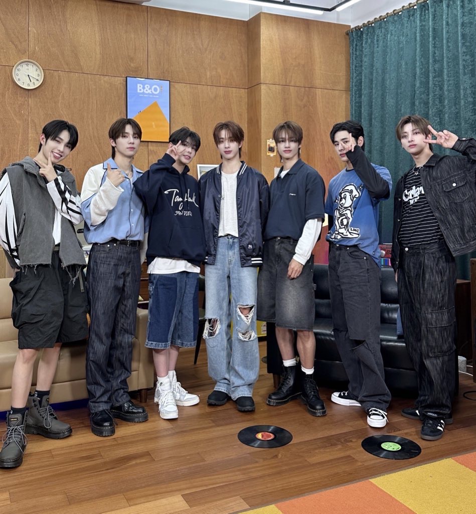 X]REAL NEXZ集合写真 - TimeTree