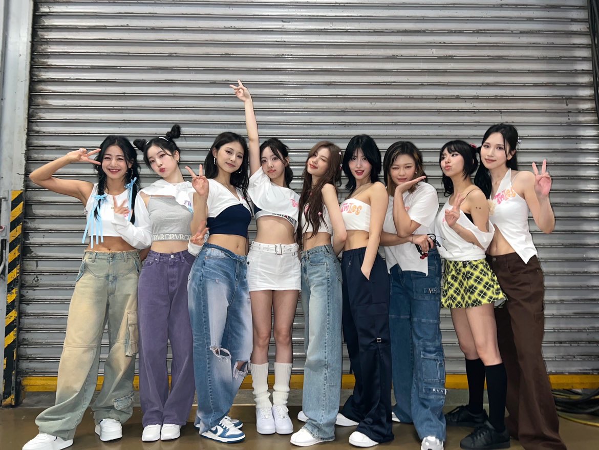 TWICE チームジャケット 01 TWICE OFFICIAL GOODS – Page 5 – JYP JAPAN ONLINE STORE