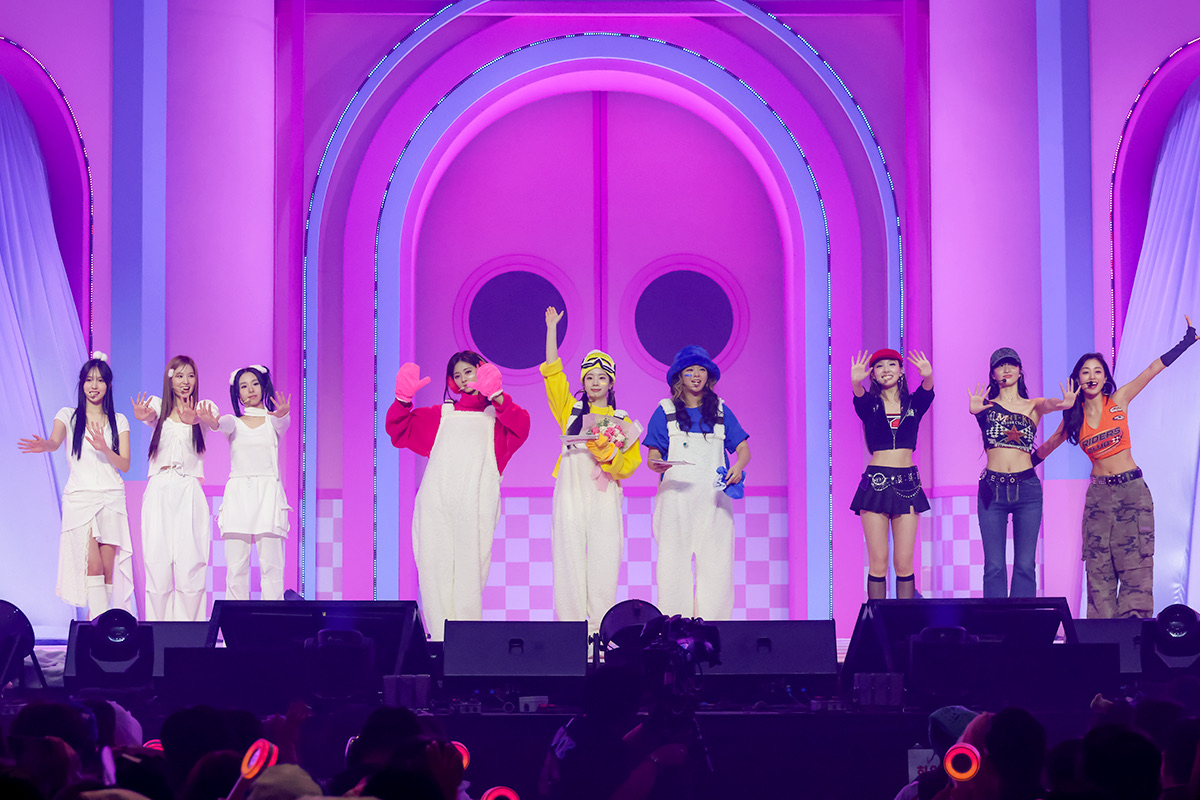 TWICE8周年ファンミーティング「Once Again」 - TimeTree