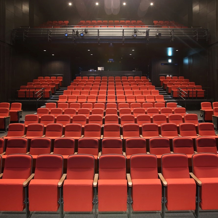 よしもと 幕張 イオン モール 劇場